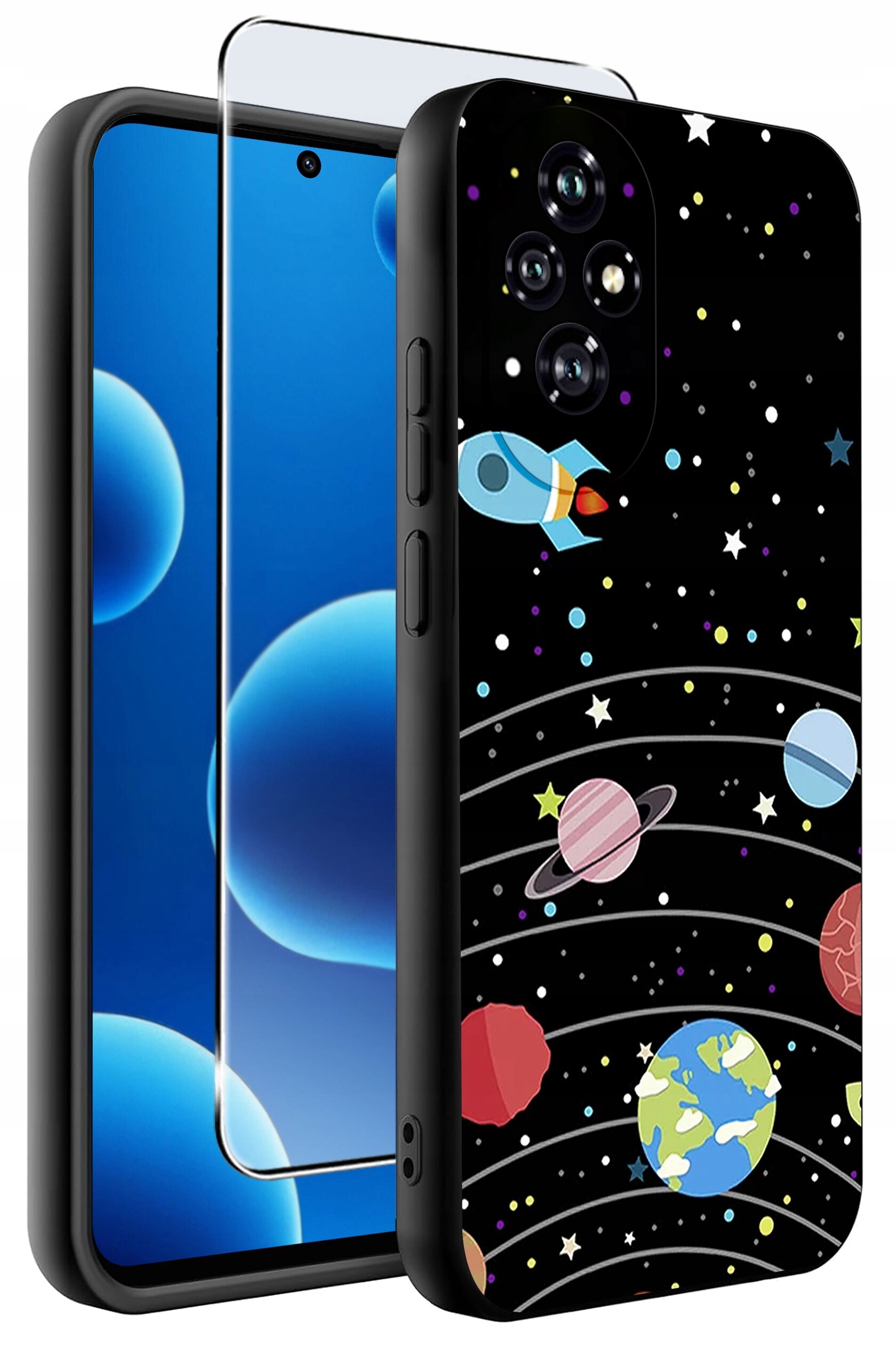 Obraz przedstawia silikonowe etui na telefon z kolorowym wzorem kosmosu, w tym planetami i rakietą. W tle widoczne jest szkło ochronne na ekran.