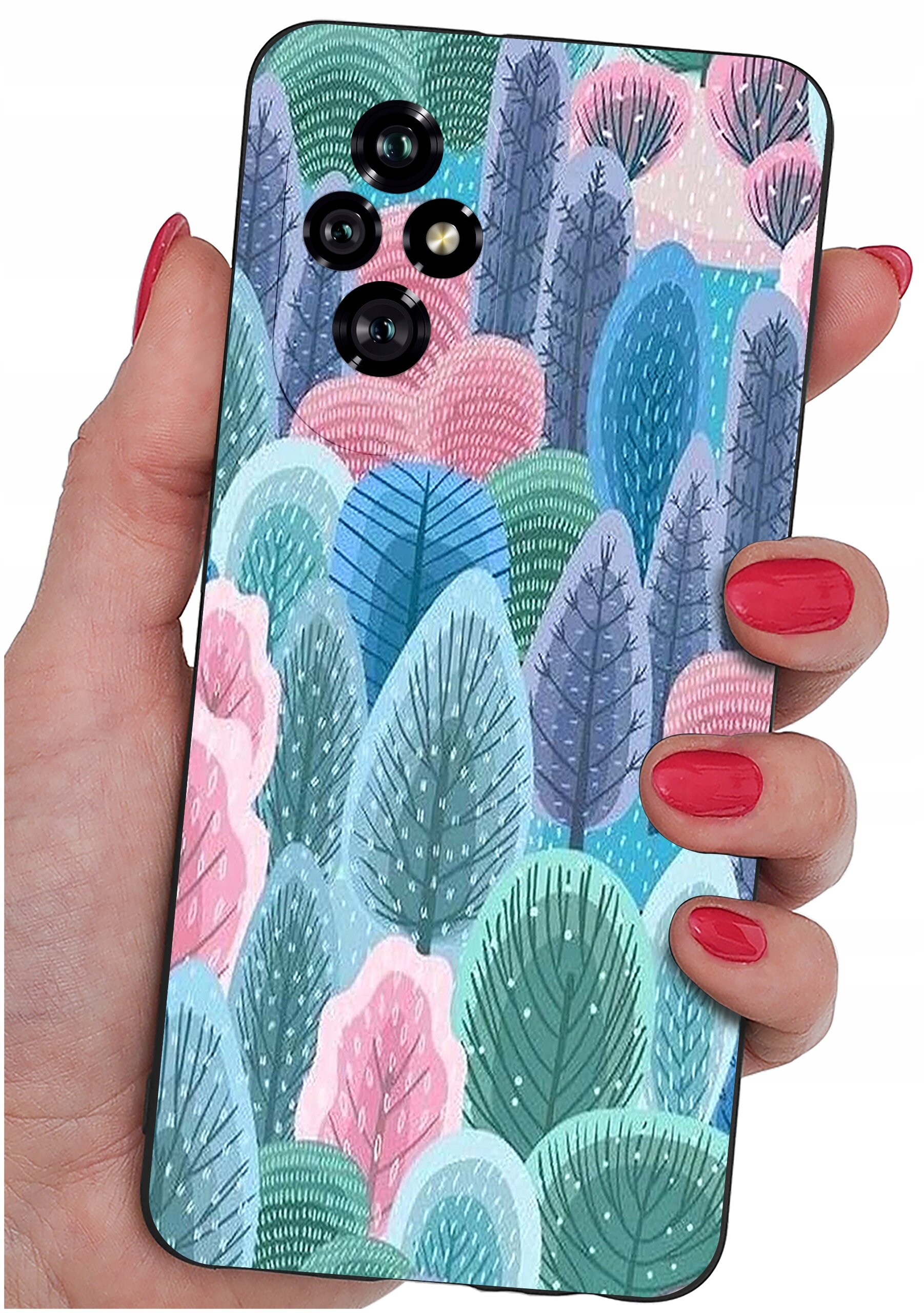 Etui na telefon z kolorowym wzorem przedstawiającym różnorodne liście w odcieniach zieleni, niebieskiego i różu. Etui trzymane jest w dłoni z pomalowanymi na czerwono paznokciami.