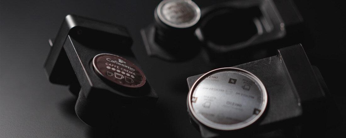 Ekspres CATLER ES 790 Egoisto 3 adaptery do różnych typów kapsułek trzy typy kapsułek Nespresso, Tchibo/Cafissimo, Dolce Gusto Intuicyjna wymiana  dostosowanie preferencje