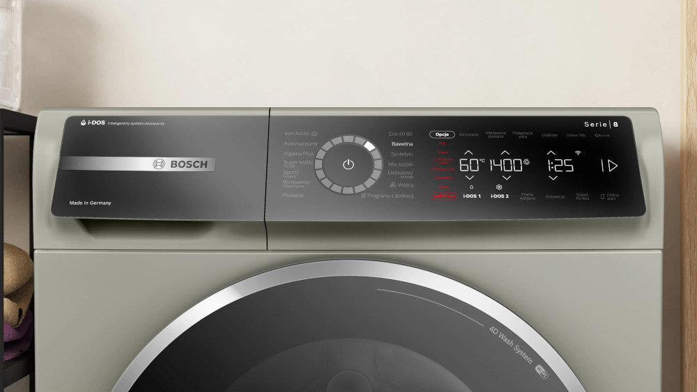 Panel sterowania pralki z widocznym logo BOSCH i napisem \'Made in Germany\'. Wyświetlacz pokazuje temperaturę 60°C, prędkość 1400 obr/min i czas 1:25.