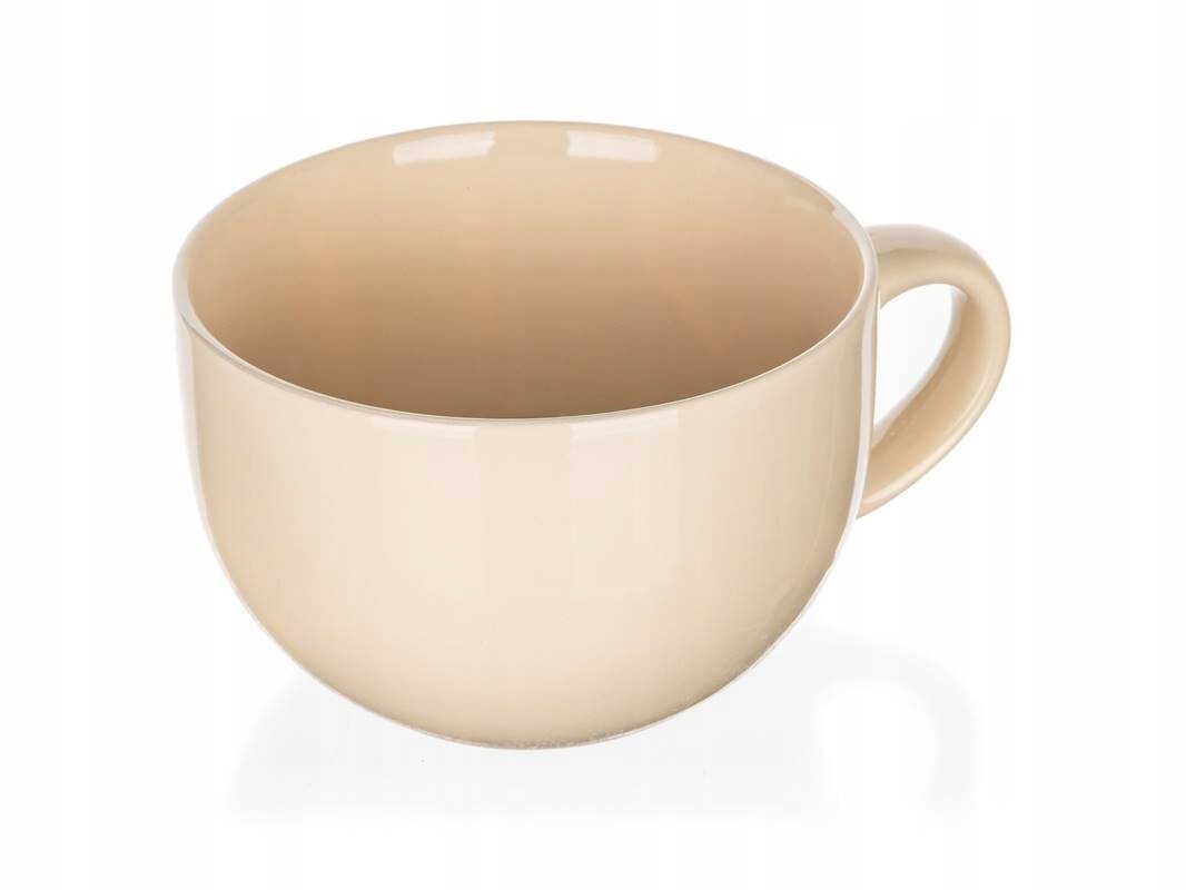 Beżowy, ceramiczny kubek o dużej pojemności z jednym uchem, przeznaczony do zupy, herbaty lub innych napojów.
