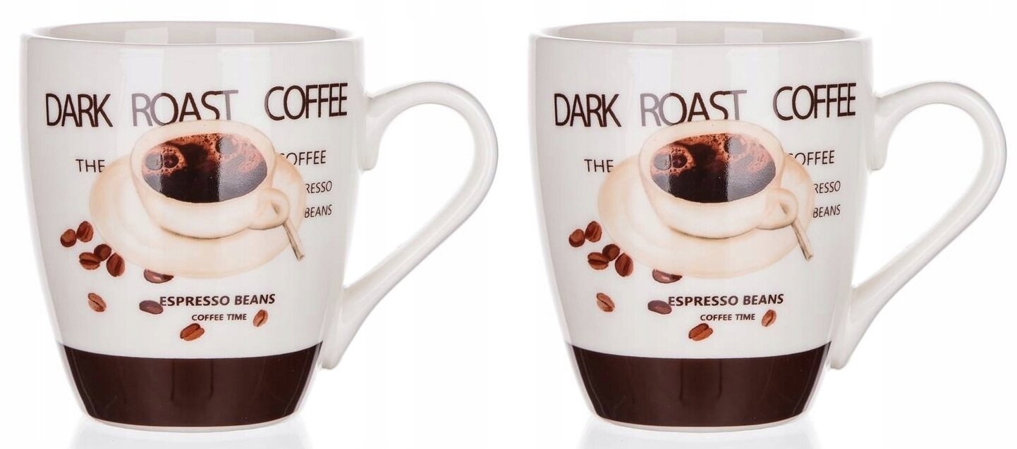Dwa białe kubki z nadrukiem przedstawiającym filiżankę kawy, z napisem \'DARK ROAST COFFEE\', \'ESPRESSO BEANS\', \'COFFEE TIME\'.