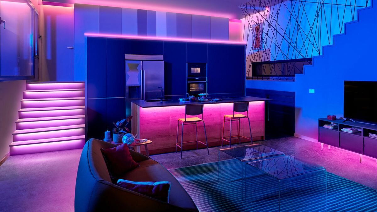 Taśma LED PHILIPS SMART 929004126321 10 m Bluetooth, kształty, ściana, elastyczność, design, Salon i kuchnia w kolorowym świetle LED.