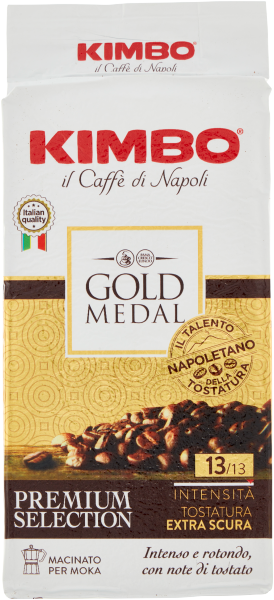 Opakowanie kawy mielonej z napisem \'KIMBO il Caffè di Napoli\' oraz \'GOLD MEDAL\'. Widoczne są również oznaczenia \'PREMIUM SELECTION\', \'INTENSITÀ TOSTATURA EXTRA SCURA\' i \'Intenso e rotondo, con note di tostato\'.