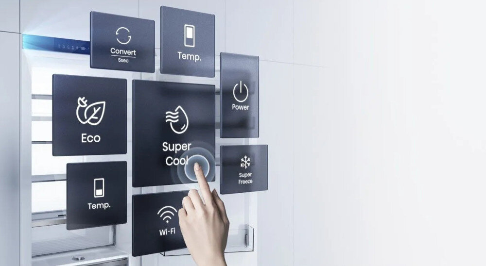 LODÓWKA HISENSE RB3B370SAWD1 Grafika przedstawia panel funkcji chłodziarko-zamrażarki z opcjami, takimi jak Eco, Super Cool, Super Freeze i Wi‑Fi. Dotykowe sterowanie umożliwia wygodne zarządzanie ustawieniami urządzenia  panel dotykowy LED kontrola temperatury intuicyjna obsługa