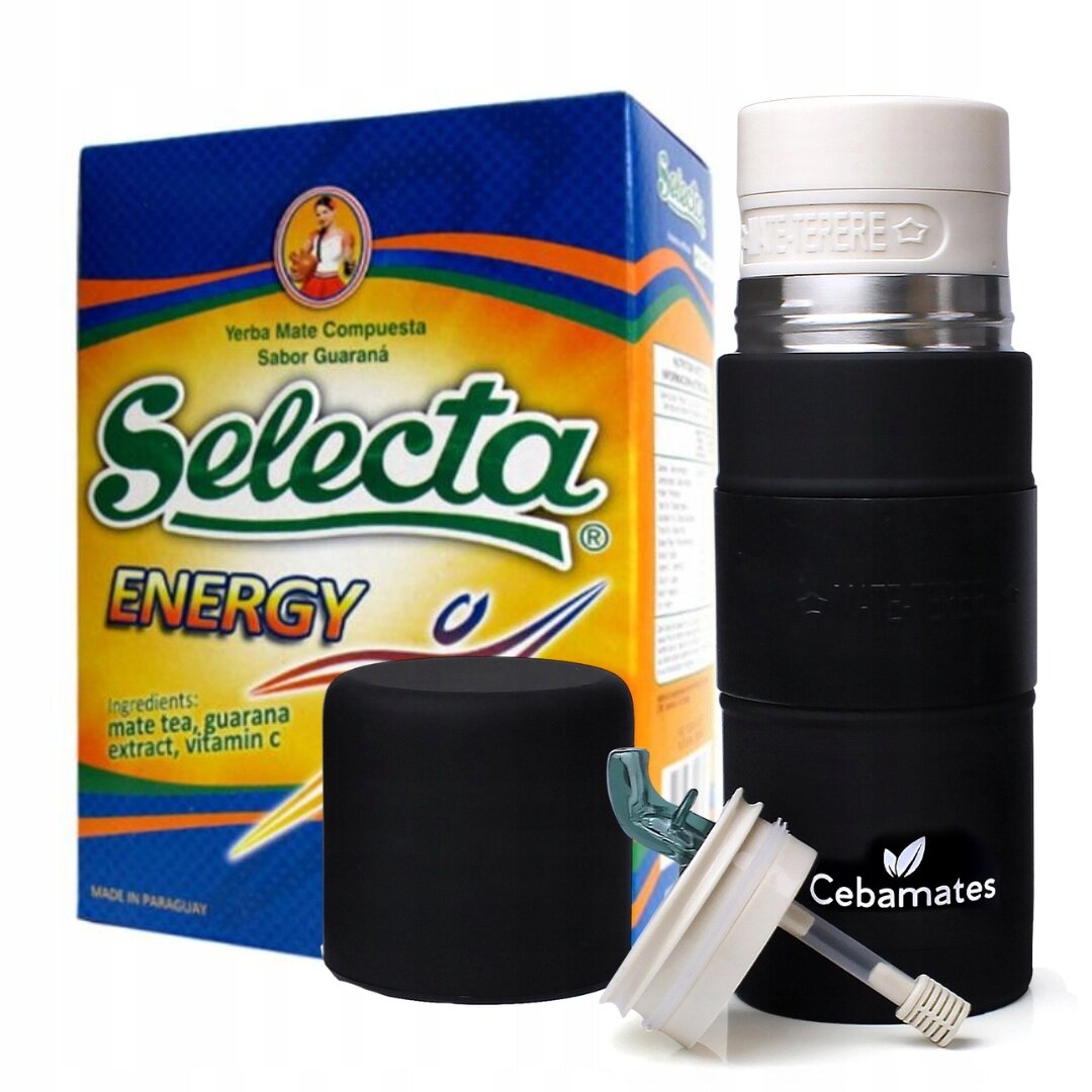 Na obrazie znajduje się opakowanie Yerba Mate Selecta Energy z Guaraną oraz czarny pojemnik z białą nakrętką i logo Cebamates. Na opakowaniu widoczny jest napis: \'Selecta Energy\' oraz składniki: mate tea, guarana extract, vitamin c.