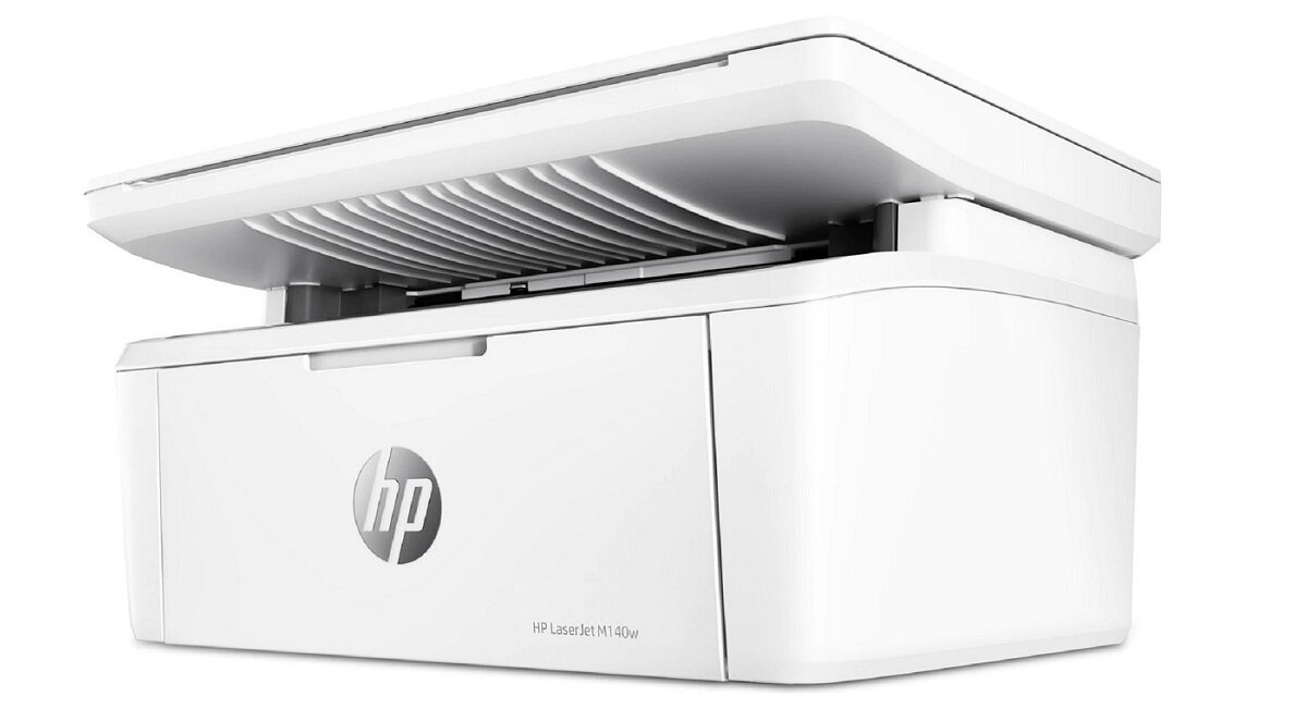 Białe urządzenie wielofunkcyjne z logo HP na przednim panelu. Na obudowie widoczny jest napis \'HP LaserJet M140w\'.