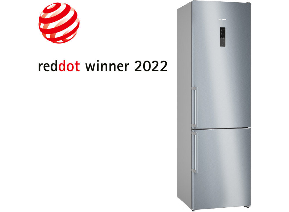 Srebrna lodówka z dwoma uchwytami i panelem sterowania na drzwiach. Obok znajduje się logo \'reddot winner 2022\'.
