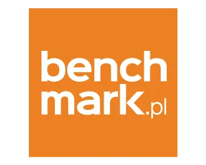 Logo z białym napisem \'benchmark.pl\' na pomarańczowym tle.