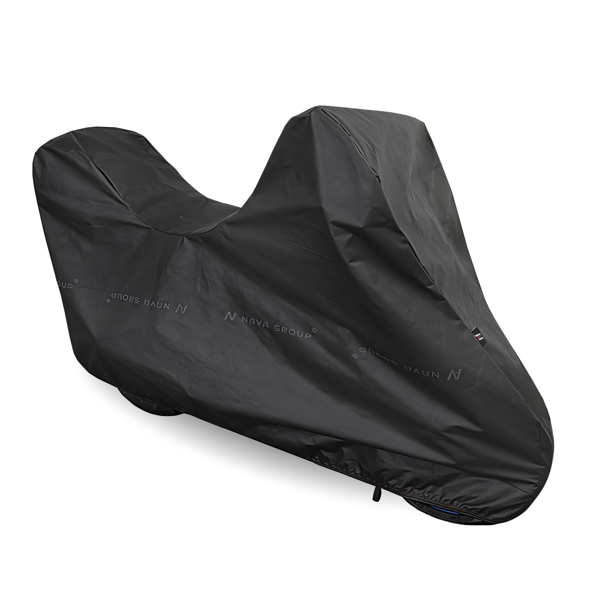 Czarny pokrowiec na motocykl z kufrem, z widocznym napisem \'NAVA GROUP\'.