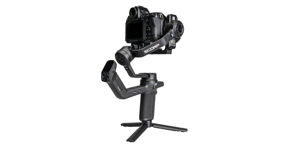 Gimbal FEIYUTECH Scorp 3 Kit Czarny na białym tle.