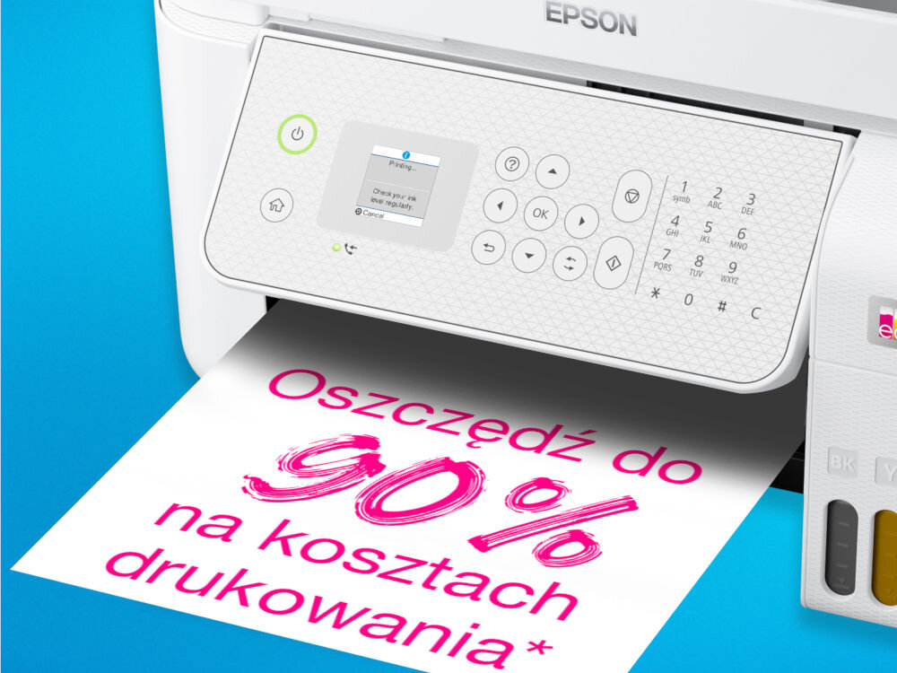 Na obrazie widoczne jest urządzenie wielofunkcyjne z logo EPSON, drukujące kartkę z tekstem: \'Oszczędź do 90% na kosztach drukowania*\'.