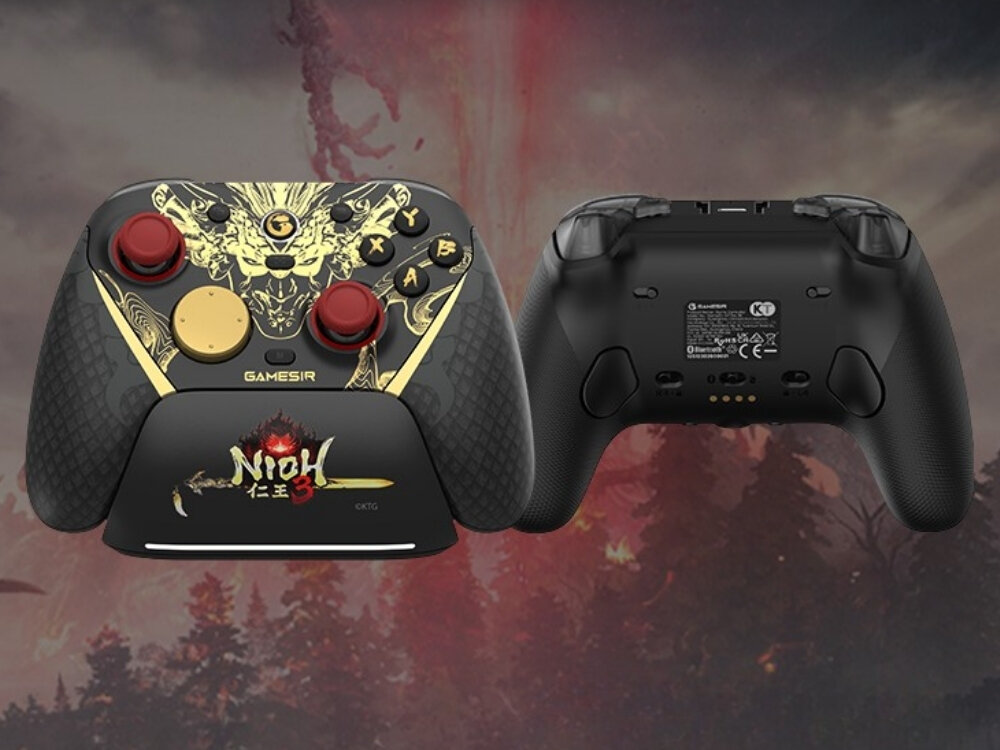 Kontroler w kolorze czarno-złotym z czerwonymi i złotymi przyciskami, ozdobiony motywem graficznym oraz napisem \'Nioh 3\'. Widoczne logo \'GAMESIR\' na przedniej części urządzenia.