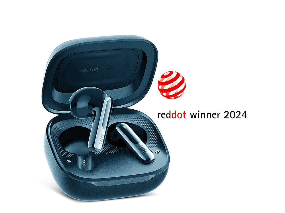 Srebrne słuchawki douszne w otwartym etui z napisem \'JBL LIVE FLEX 3\'. Obok widoczny jest symbol nagrody Red Dot oraz tekst \'reddot winner 2024\'.