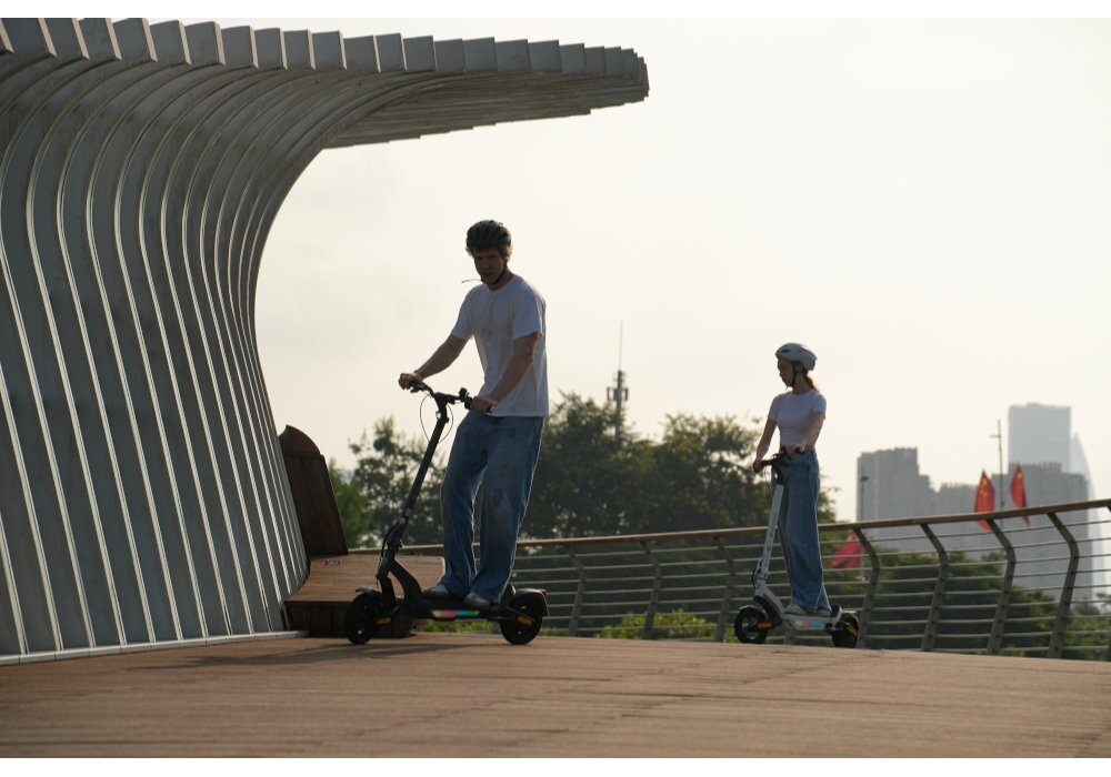 Hulajnoga elektryczna ISINWHEEL S Nova Pro 61km 800W Amortyzacja 10