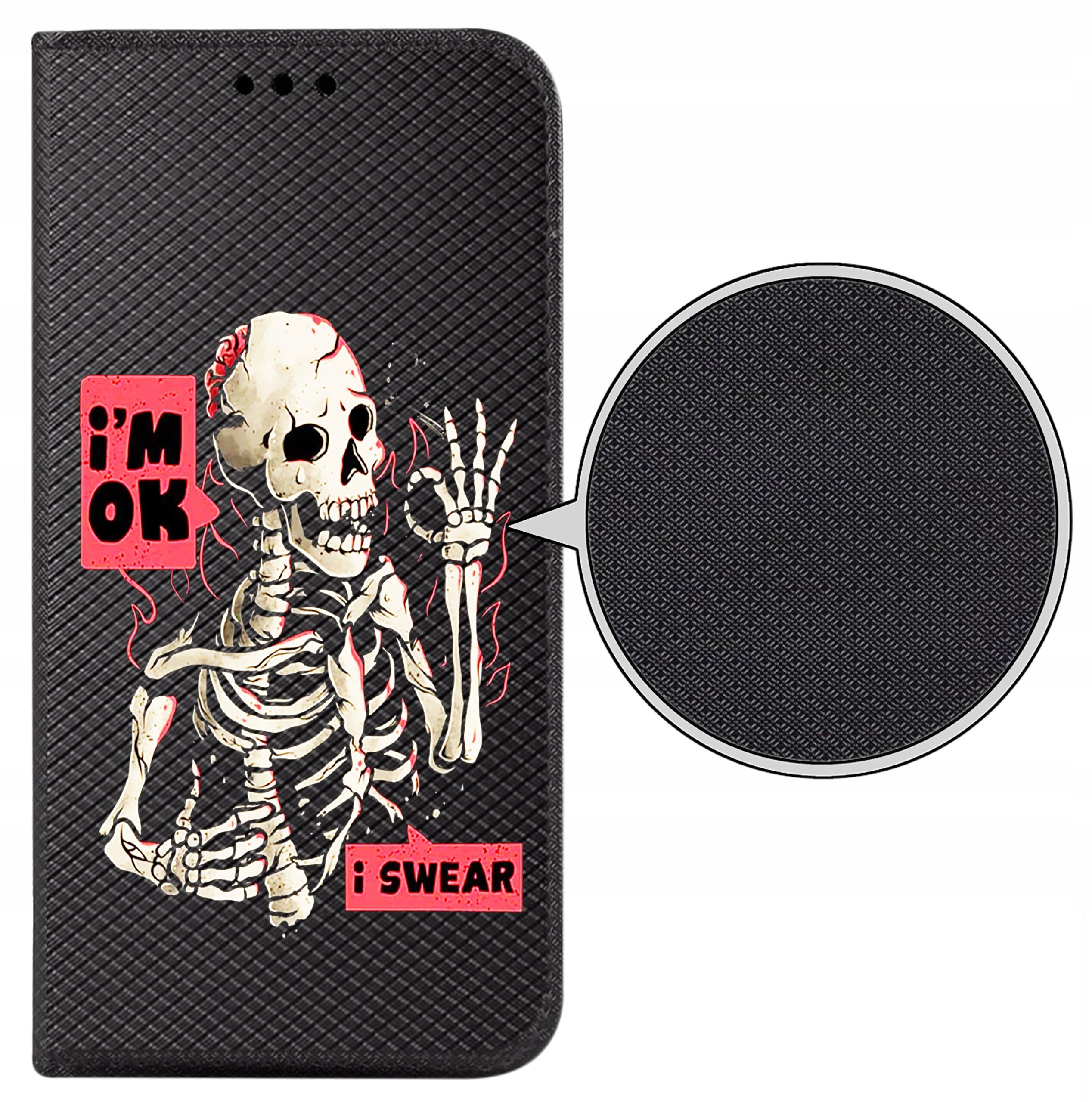 Etui na telefon z grafiką szkieletu i napisami \'i\'m OK\' oraz \'i SWEAR\' na tle czarnej, teksturowanej powierzchni.