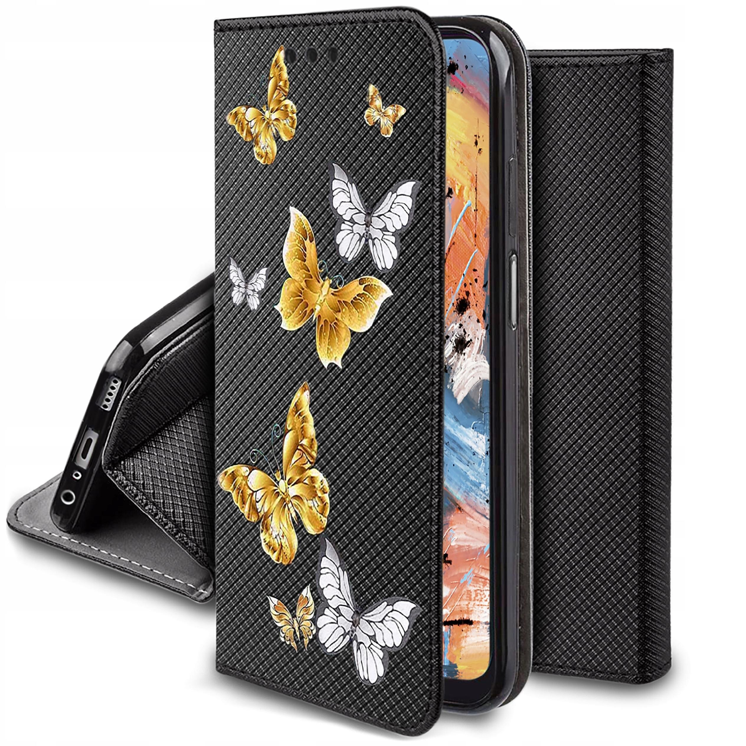 Czarne etui na telefon z wzorem złotych i białych motyli. Etui jest otwarte, ukazując kolorowy ekran telefonu.