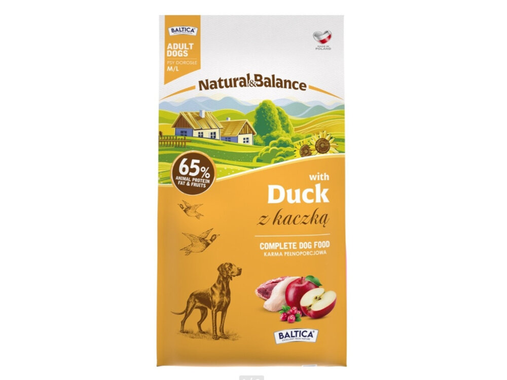 Opakowanie karmy dla psów z napisem \'Natural & Balance with Duck z kaczką\'. Widoczne są ilustracje psa, jabłek i kaczki oraz logo \'BALTICA\'.