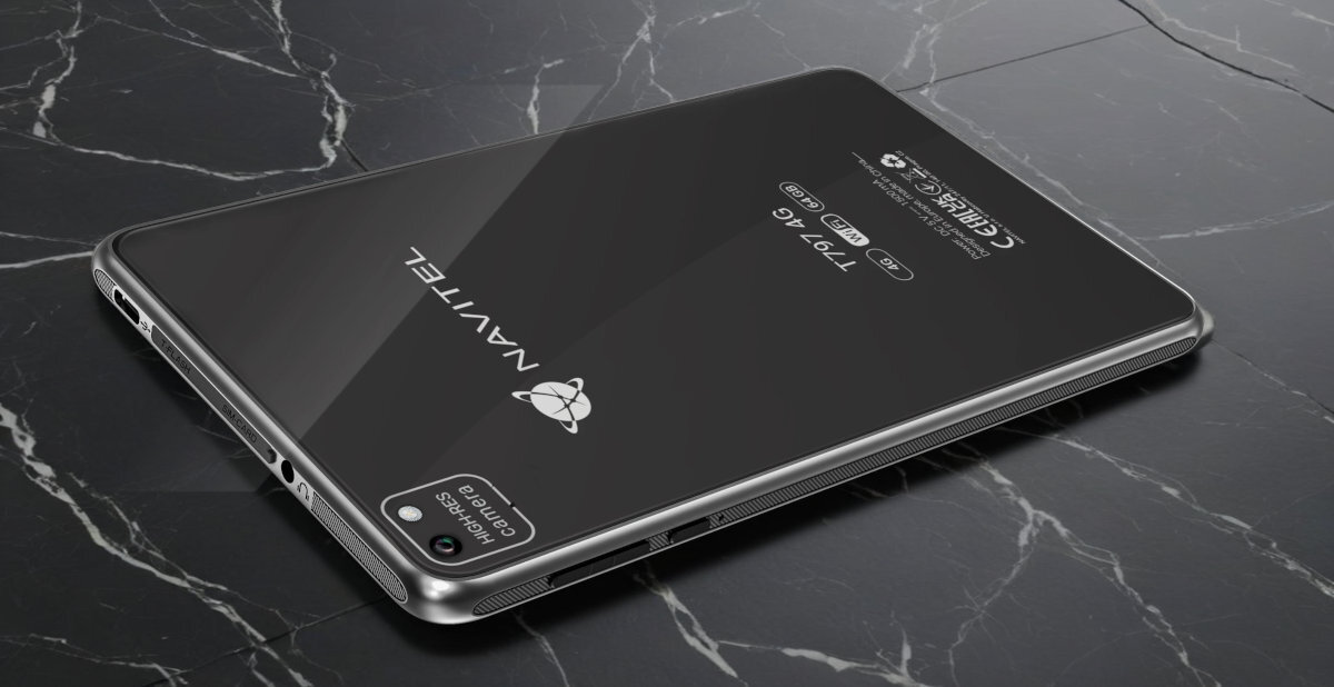 Urządzenie elektroniczne leży na marmurowej powierzchni, z widocznym logo NAVITEL i oznaczeniami modelu T797 4G oraz specyfikacją 3/64GB.