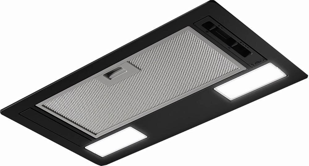 Na obrazie widoczny jest szary okap kuchenny z metalowym filtrem i dwoma prostokątnymi panelami świetlnymi. Okap ma prostokątny kształt i czarną ramkę.
