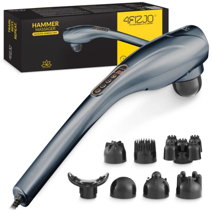 Na obrazie widoczny jest szary masażer wibracyjny z kilkoma wymiennymi końcówkami oraz pudełko z napisem \'HAMMER MASSAGER MASAŻER WIBRACYJNY\' i logo \'4FIZJO\'.