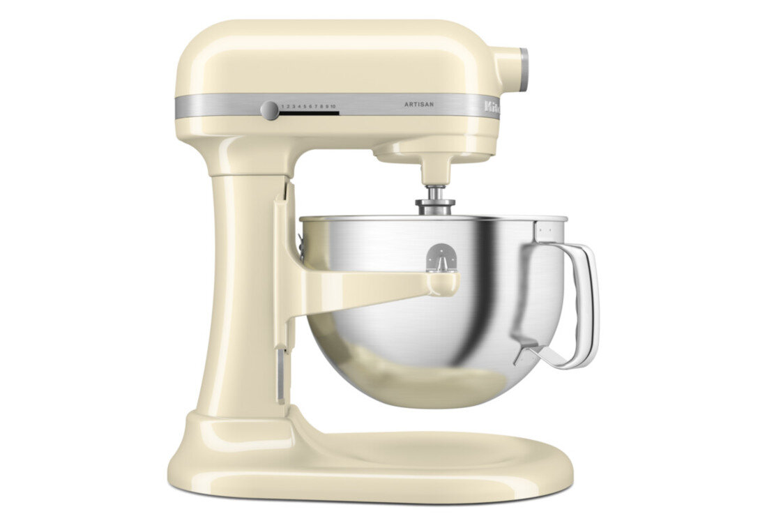 Robot kuchenny planetarny KITCHENAID Artisan  5KSM60SPX 375 W Kremowy zdjęcie lifestyle Wygoda użytkowania Przewód zasilający o długości 1,1 m metalowa obudowa oraz metalowe elementy 