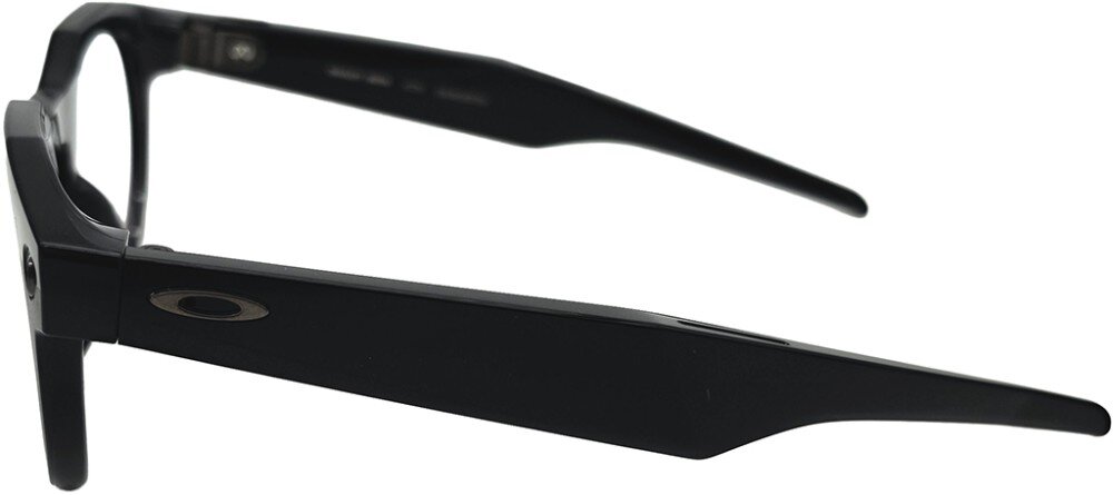 Czarne okulary z grubymi zausznikami, na których widoczne jest logo Oakley.