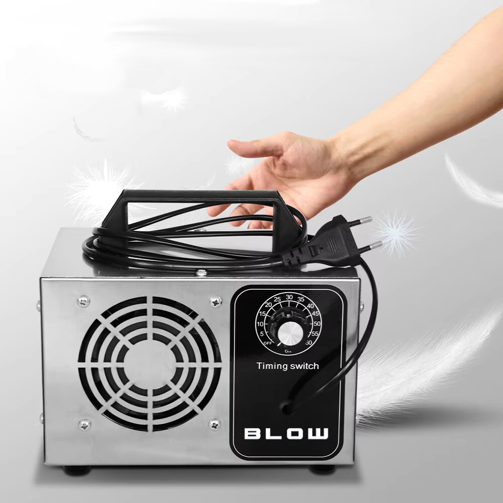 Na obrazie widoczny jest metalowy ozonator z uchwytem i przewodem zasilającym. Na panelu znajduje się pokrętło z napisem \'Timing switch\' oraz logo \'BLOW\'.