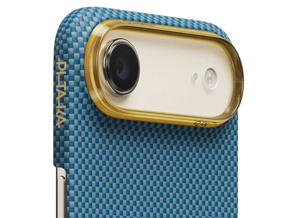 Etui na telefon z niebieskim wzorem w kratkę, z widocznym napisem \'PITAKA\' oraz obiektywem aparatu otoczonym złotą ramką.