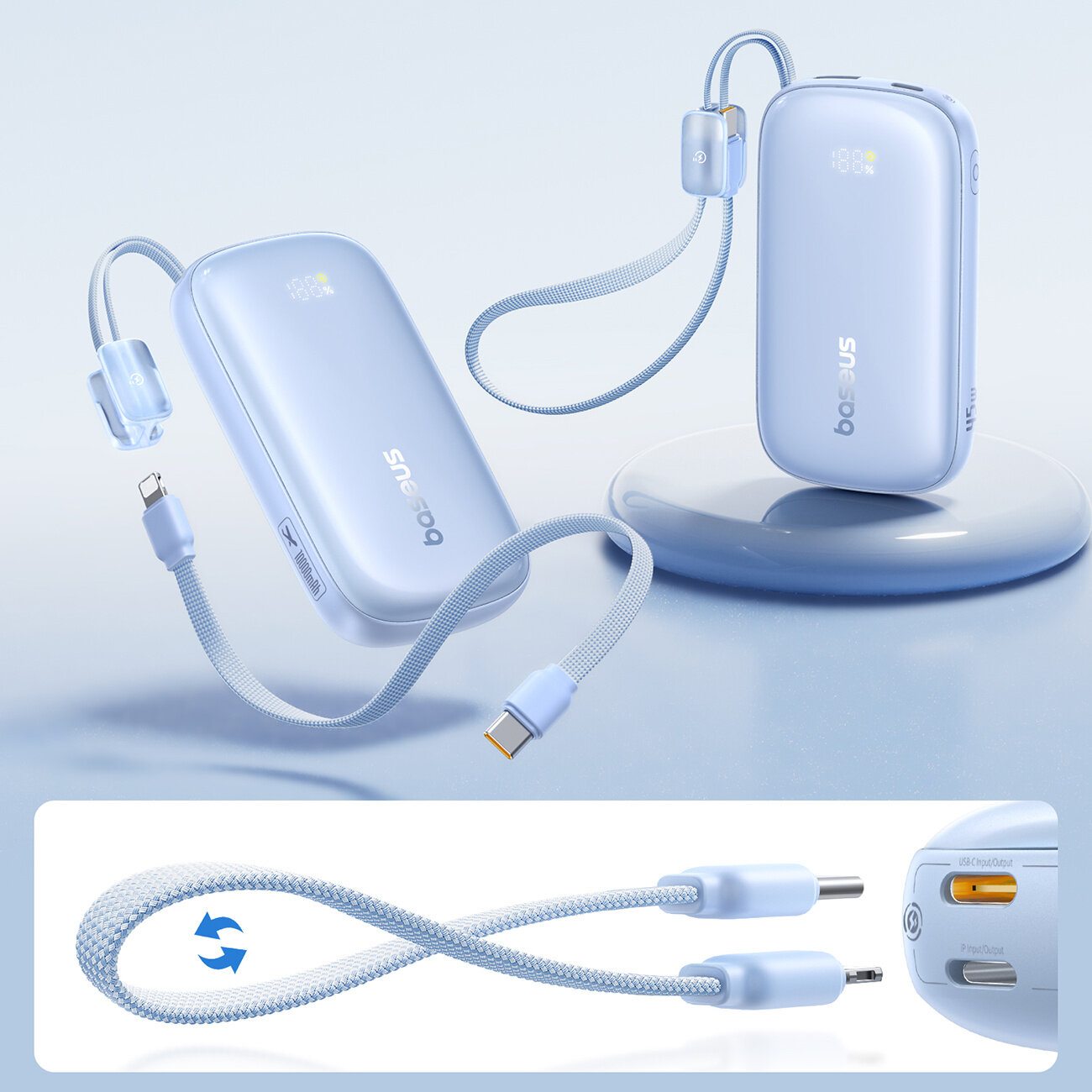 Na obrazie widać niebieski powerbank z logo \'baseus\', wyposażony w odłączany kabel USB-C i Lightning. W dolnej części obrazu pokazano zbliżenie na kabel oraz porty USB-C i USB-A.