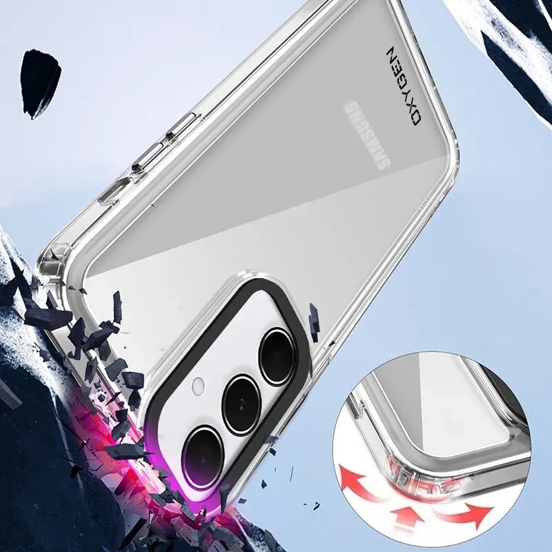 Przezroczyste etui na telefon z widocznymi trzema obiektywami aparatu i napisem \'OXYGEN\' oraz \'SAMSUNG\'. W tle widać efekt rozpryskujących się odłamków i powiększenie narożnika etui z czerwonymi strzałkami wskazującymi na jego wzmocnienie.