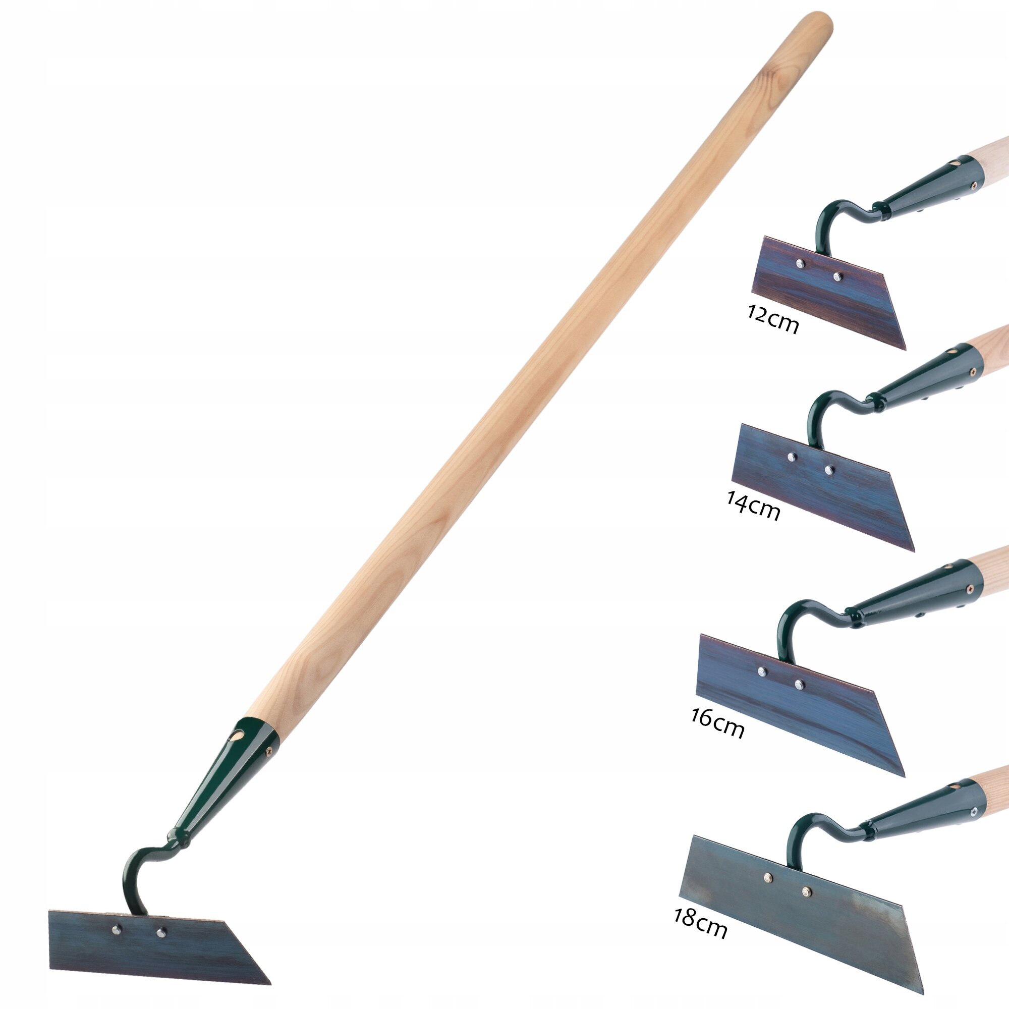 Obraz przedstawia drewnianą motykę ogrodową z metalowym ostrzem, dostępną w czterech rozmiarach: 12 cm, 14 cm, 16 cm i 18 cm. Ostrza są przymocowane do drewnianego trzonka za pomocą metalowego uchwytu.