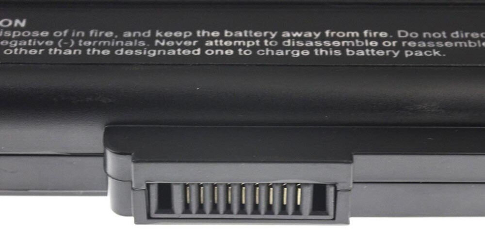 Bateria do laptopa GREENCELL Asus A32-K52 4400mAh akumulator został poddany szczegółowym testom jakościowym zabezpieczenie przed głębokim rozładowaniem i przeładowaniem
pojemność akumulatora wynosi 4400 mAh żywotność wynosi ponad 500 pełnych cykli ładowania