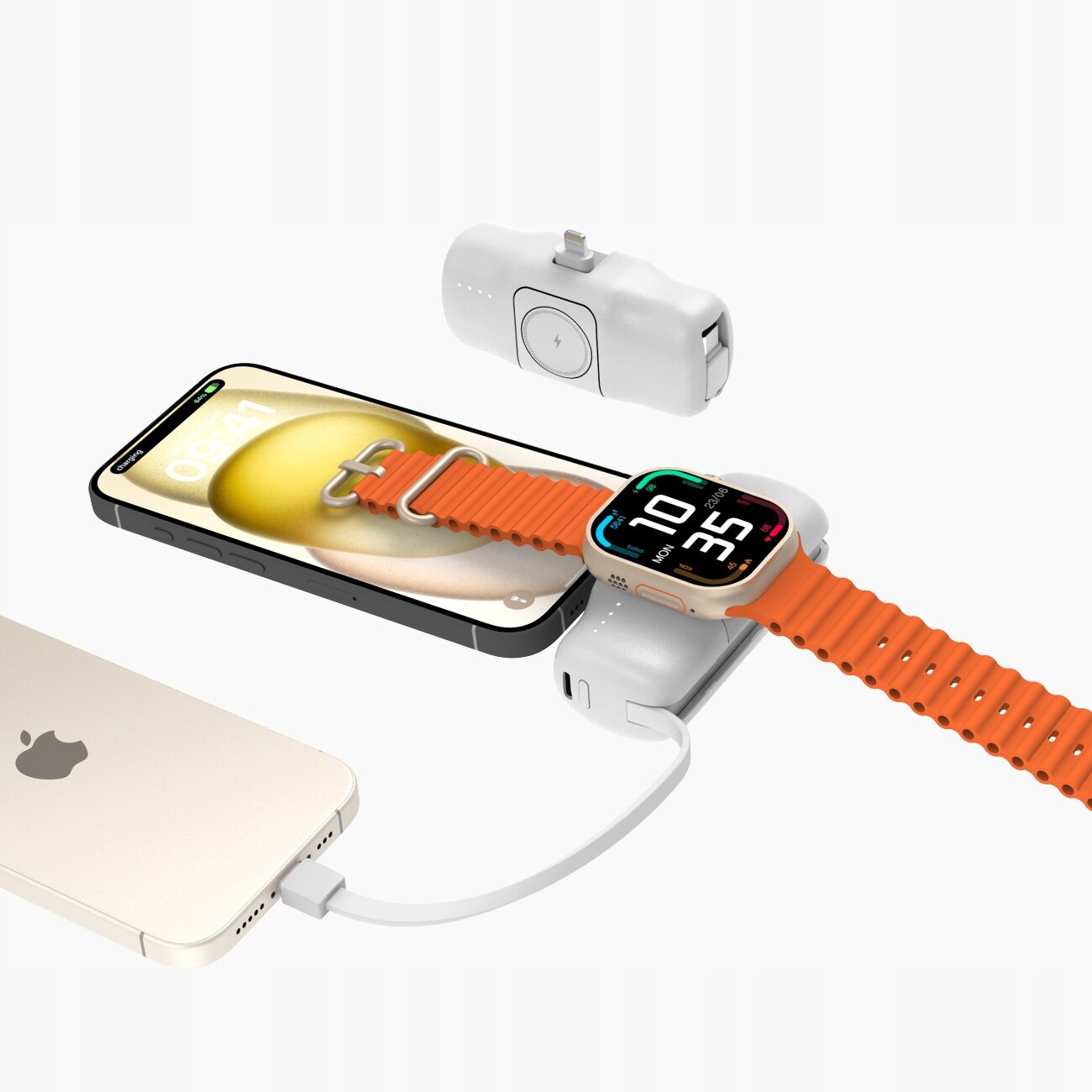 Na obrazie widoczny jest biały powerbank z funkcją ładowania bezprzewodowego, do którego podłączony jest smartfon oraz zegarek z pomarańczowym paskiem. Obok znajduje się kabel USB-C podłączony do innego urządzenia z logo w kształcie jabłka.