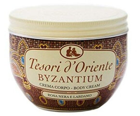 Opakowanie kremu do ciała Tesori d\'Oriente Byzantium o pojemności 300 ml, z ozdobnym wzorem i napisem \'Rosa Nera e Labdano\'.