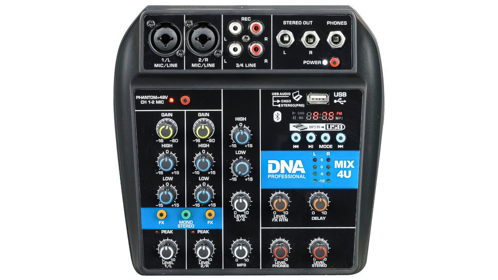 Mikser audio z różnymi pokrętłami do regulacji dźwięku, oznaczeniami wejść i wyjść oraz wyświetlaczem LED. Widoczne logo \'DNA Professional\' i napis \'MIX 4U\'.