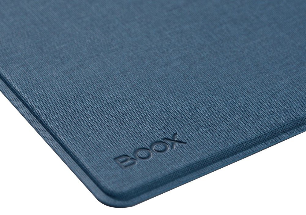 Etui na Boox Go 6 (Gen II) ONYX Bliskie ujęcie narożnika materiałowego etui do czytnika, na którym widać wytłoczony, pionowy napis 'BOOX' oraz strukturę tkaniny, zastosowanie, materiał, kolor