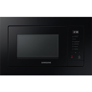 Porównanie modelu MS23A7318AK z innymi mikrofalówkami Czarna kuchenka mikrofalowa z panelem dotykowym po prawej stronie i wyświetlaczem pokazującym godzinę 12:00. Na panelu widoczne są napisy: \'Microwave\', \'Grill\', \'Combi\', \'Power Defrost\', \'Reheat\', \'Deodorization\', \'Stop/Eco\', \'Start/+30s\'.