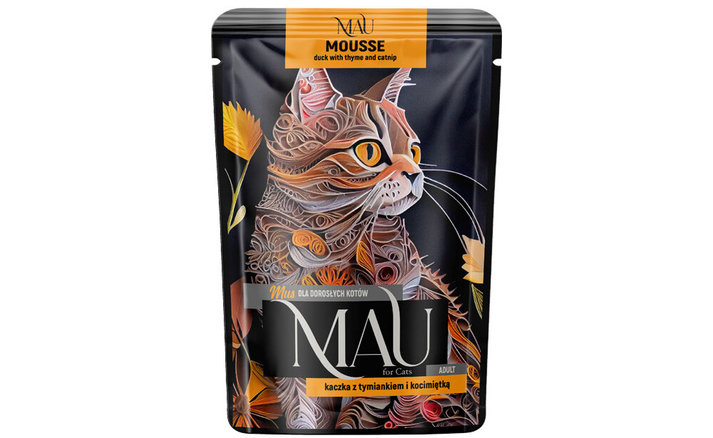Opakowanie karmy dla kotów MAU z ilustracją kota i napisami: \'Mousse duck with thyme and catnip\', \'MAU for Cats\', \'kaczka z tymiankiem i kocimiętką\'.