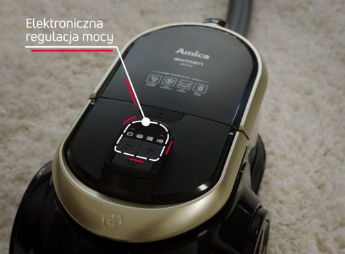 Odkurzacz z widocznym panelem sterowania i napisem \'Amica\'. Obok znajduje się tekst \'Elektroniczna regulacja mocy\'.