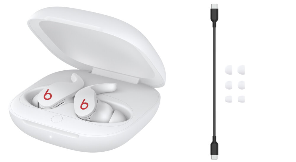 Białe słuchawki dokanałowe w etui z widocznym logo \'b\' oraz czarny kabel z końcówkami USB-C i zestaw białych nakładek dousznych.
