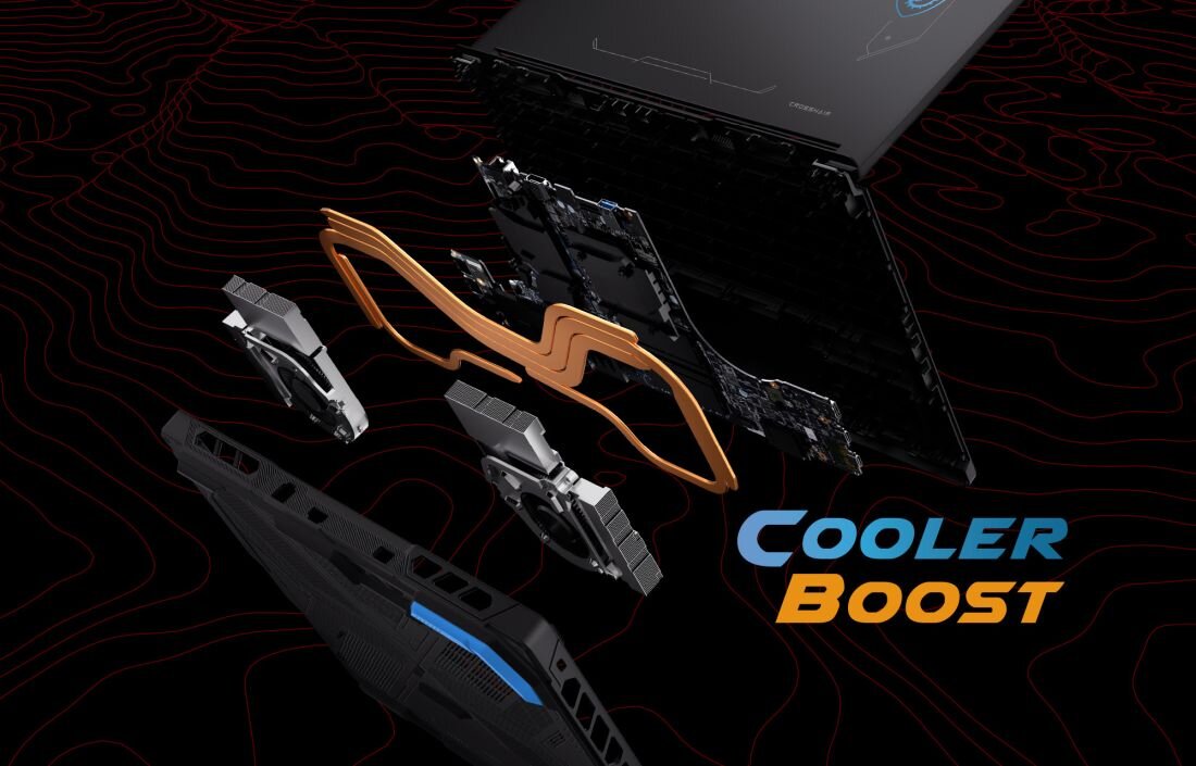 Obraz przedstawia rozłożony system chłodzenia laptopa z widocznymi wentylatorami i rurkami cieplnymi. Na obrazie znajduje się tekst \'Cooler Boost\'.