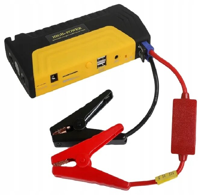 Na obrazie widoczny jest powerbank w kolorze czarno-żółtym z napisem \'HIGH-POWER\' oraz dwoma portami USB. Do urządzenia podłączone są kable z zaciskami w kolorze czerwonym i czarnym.