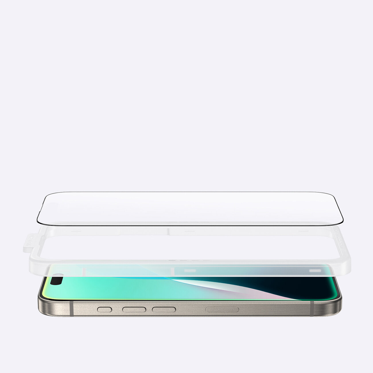 Obraz przedstawia szkło hartowane unoszące się nad smartfonem, ukazując jego przezroczystą i matową powierzchnię. Smartfon ma metaliczną ramkę i wyświetlacz z gradientem kolorów.