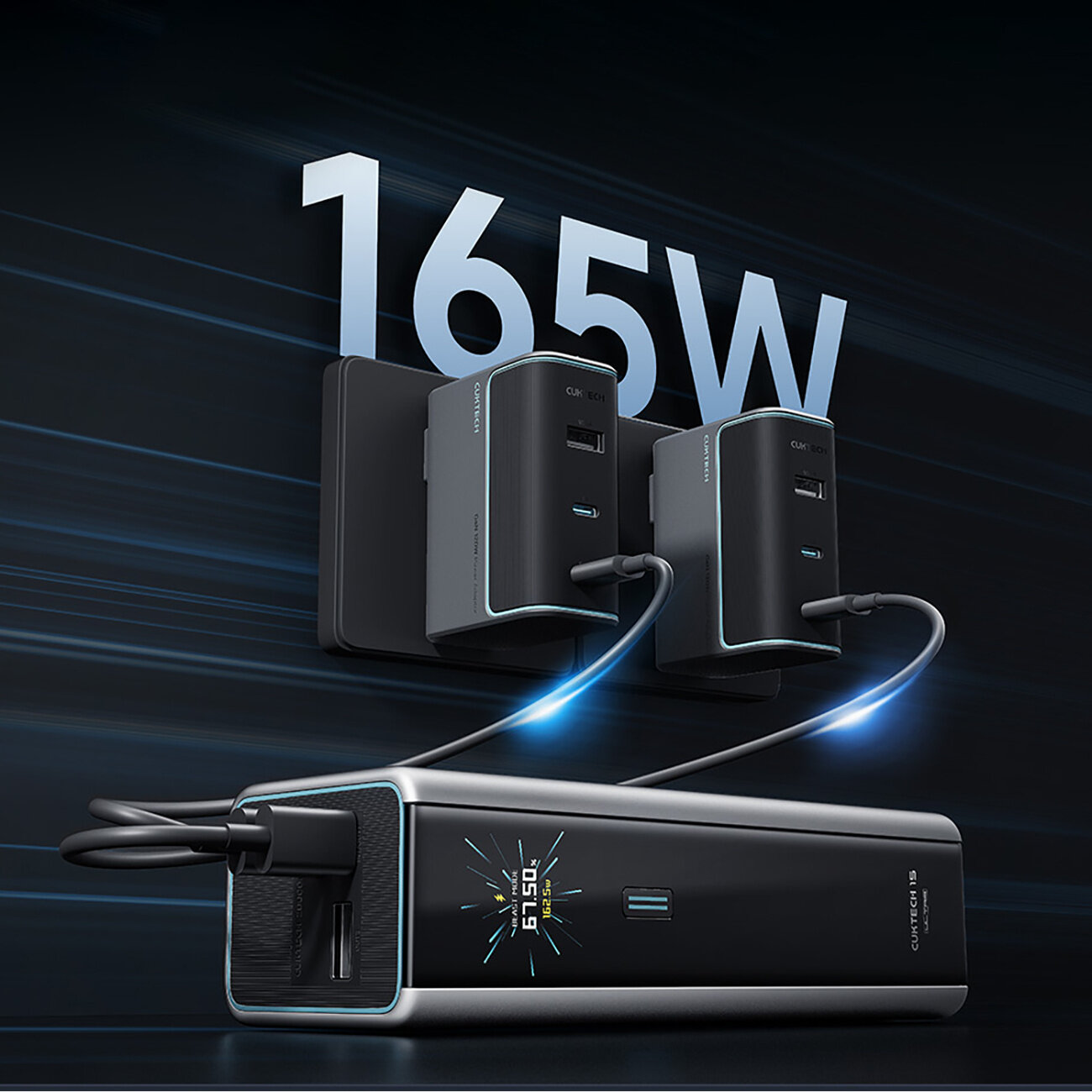 Obraz przedstawia szary powerbank z wyświetlaczem pokazującym \'165W\' oraz dwa porty USB-C i jeden USB-A. W tle widoczny jest duży napis \'165W\'.