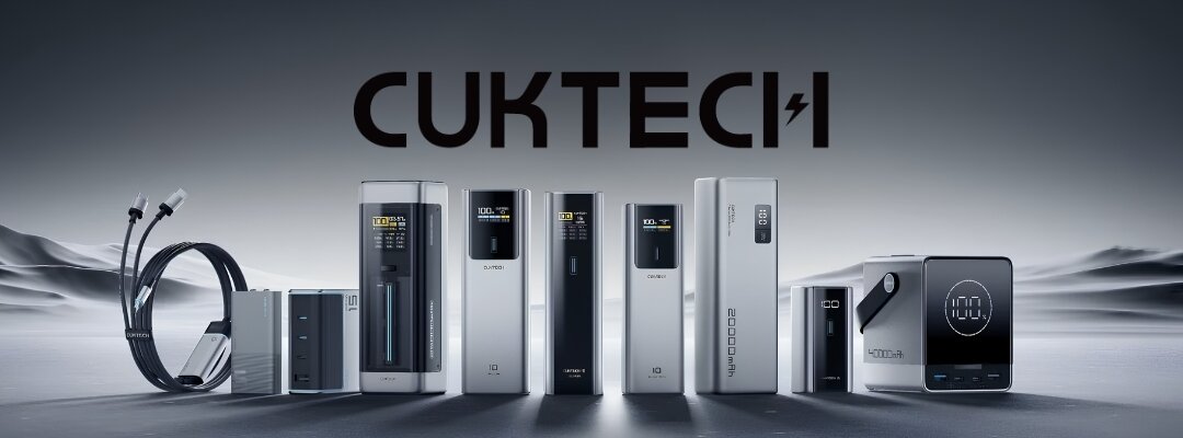 Na obrazie widocznych jest kilka urządzeń elektronicznych w kolorze szarym, ustawionych w rzędzie na tle z napisem \'CUKTECH\'.
