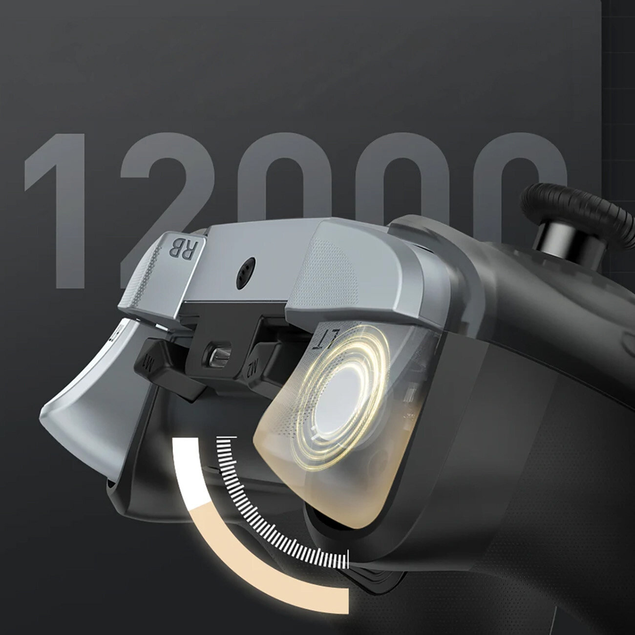 Zbliżenie na przyciski kontrolera do gier z oznaczeniami RB i L1 oraz widocznym napisem \'12000\' w tle. Kontroler ma nowoczesny design z elementami w kolorze srebrnym i czarnym.