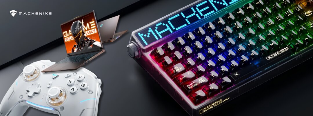 Na obrazie widoczna jest klawiatura z podświetleniem RGB oraz biały kontroler do gier z przyciskami. W tle znajduje się laptop z wyświetlonym napisem \'GAME YOUR WAY\', a w lewym górnym rogu widnieje logo \'MACHENIKE\'.