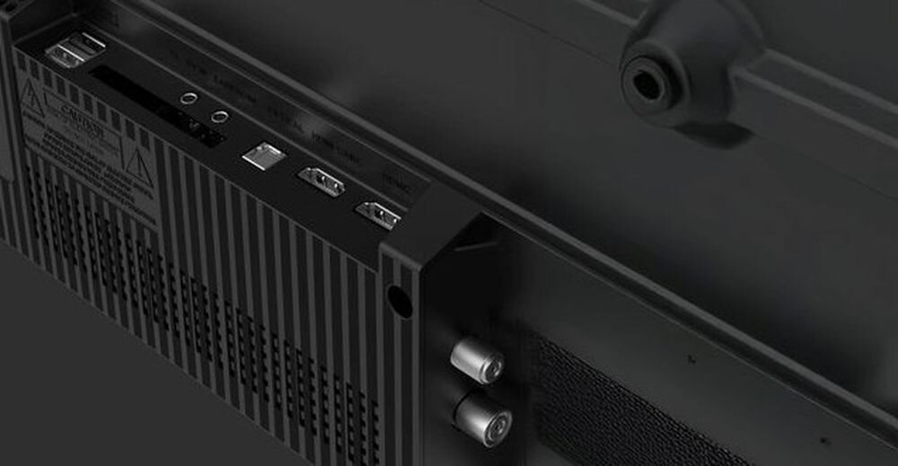 Telewizor MANTA MATV002LHN32 HDMI 1.4 ARC USB 2.0 Optical Audio CI+ komplet złączy, kadr na złącza
