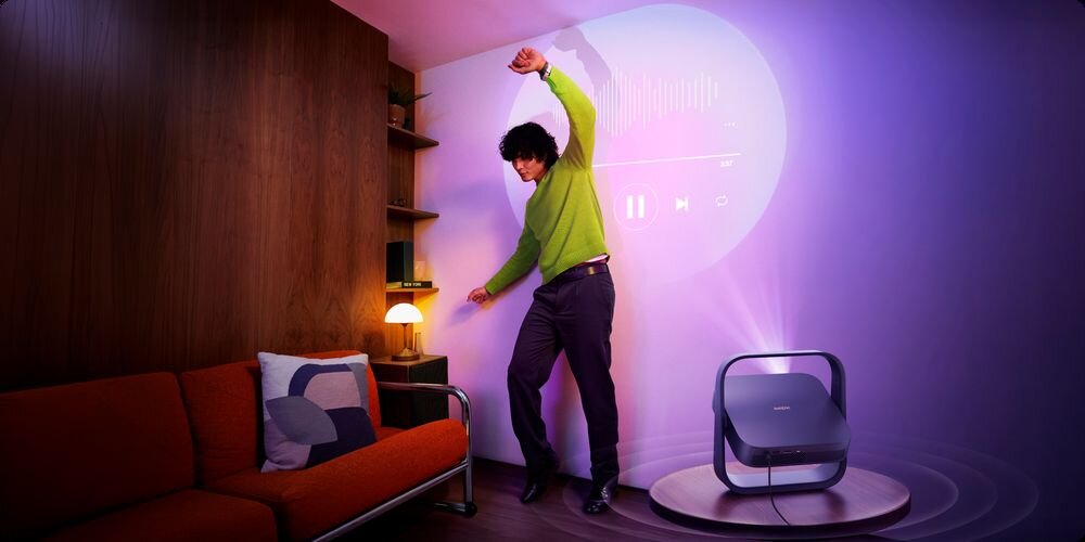 Projektor laserowy XGIMI Elfin Flip Laser, głośnik Harman Kardon 7 W, głęboki bas, dźwięk HD, projektor stojący na stoliku